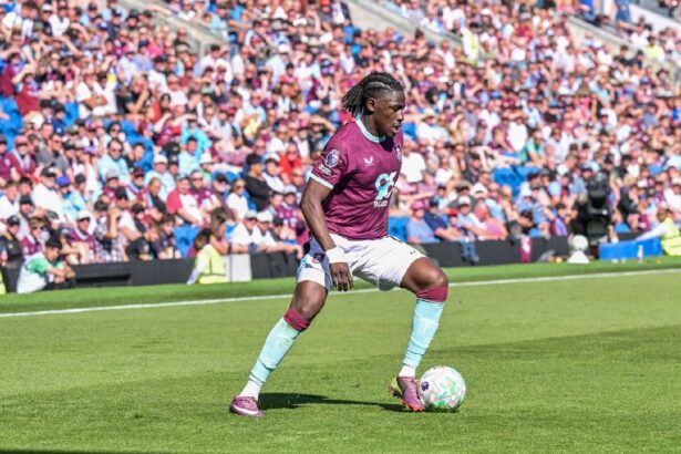 Coventry City anunta semnarea pe cinci ani a loum tchaouna de la burnley