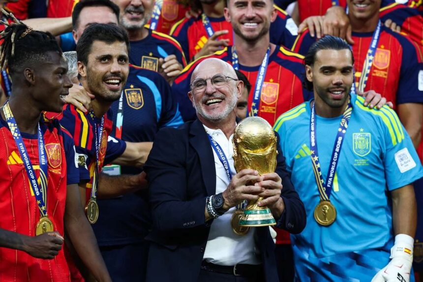 Emotional De la Fuente Praises Spain Team Following World Cup Victory