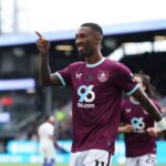 Jaidon Anthony se alatura Brentford de la Burnley pe un contract de patru ani
