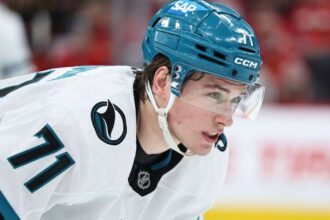 Macklin Celebrini Semneaza Extensia De Cinci Ani Cu Sharks Devenind Cel Mai Bine Platit Jucator NHL