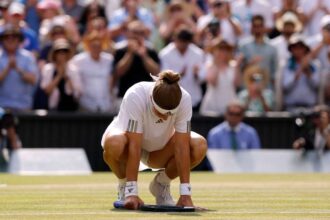 Muchova infrange Gauff in epicul tiebreak de decizie pentru a ajunge la prima finala de Wimbledon