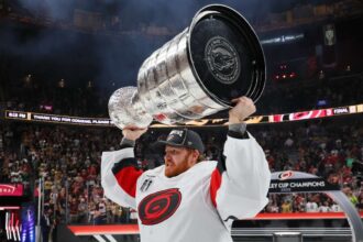 Oilers asecura portar Frederik Andersen semneaza 2.8 milioane dolaripret