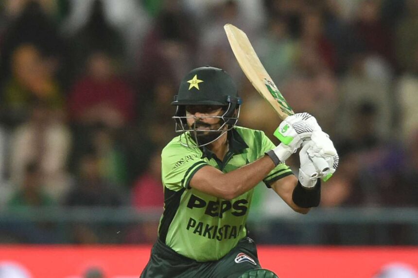 Pakistan inlocuieste Masood cu Babar ca capitan de test pentru tururile West Indies si England