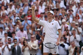 Sinner Ofera O Performanta Remarcabila Pentru A Depasi Djokovic Si A Ajunge In Finala De La Wimbledon