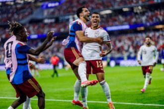 Spania sublima invinge franta subpar pentru a avansa la finala campionatului mondial
