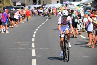 Tadej Pogacar domina Tourmalet pe masura ce Tour de France intra in Pirinei