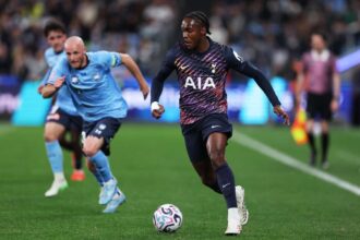 Tel inscrie o gol stupend pe cand Tottenham a fost tinut la remiza de Sydney FC in meciul de presezon