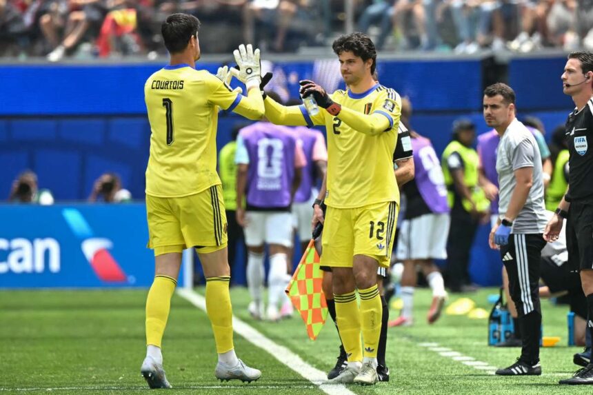 Thibaut Courtois apara Senne Lammens dupa greseala care a condus la infrangerea Belgiei in Cupa Mondiala