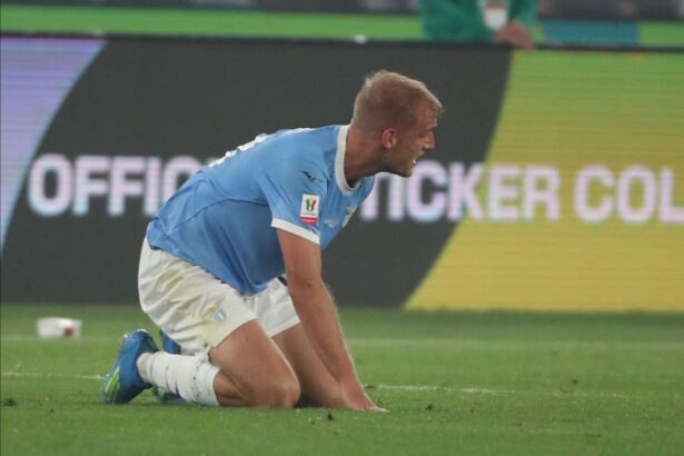 atacantul danez isaksen devine al patroilea jucator de la lazio care supune interventiei chirurgicale la inguinal intr un an