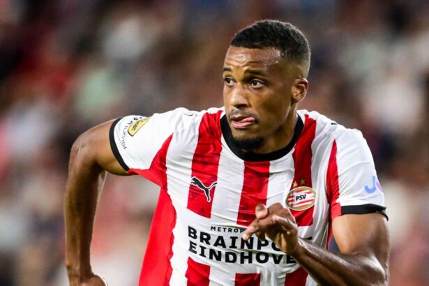 Atacantul PSV Alassane Plea este asteptat sa absolve pana la doua luni in urma unui nou accident de lucru