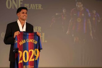 Barcelona se intoarce pe joao cancelo pentru a intari apararea inainte de campania la liga