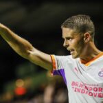 Borussia Dortmund Confirma Semnarea Mijlocasului PSV Joey Veerman