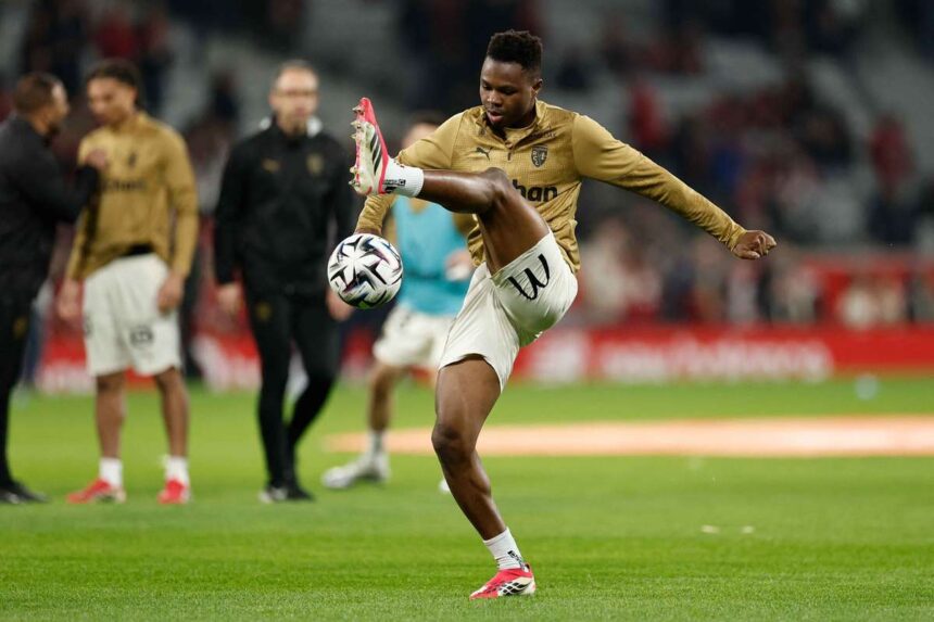 Brentford rupt recordul clubului pentru a se semna mamadou sangare de la lens in afacerea de 39 milioane pound