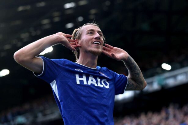 Clarke marcheaza gol in minutul 90 cand Ipswich defaiteaza Sunderland la returul in Premier League