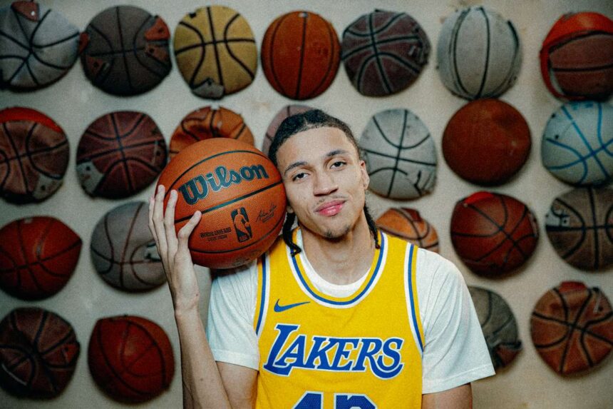 ESPN raporteaza ca Joshua Kushner si Bob Iger sunt pregatiti sa cumpere Los Angeles Lakers pentru 12 miliarde de dolari