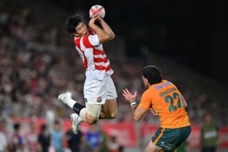Eddie Jones Alege Doi Studenti De Universitate Pentru A Se Rasplati Pe Wallabies
