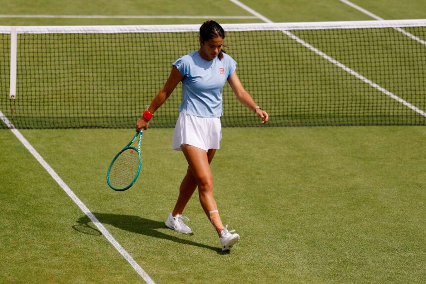 Emma Raducanu aparent probabil ca va lipsi de la US Open din cauza unei fracturi de stres la piciorul drept