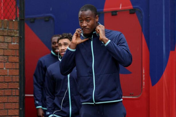 Everton atacant Martin Sherif acuzat de FA pentru incalcarea regulilor de pariu