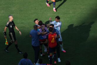 FIFA Baneste Leandro Paredes pentru Meciul Final al Cupei Mondiale si impune o amenda mare Argentinei