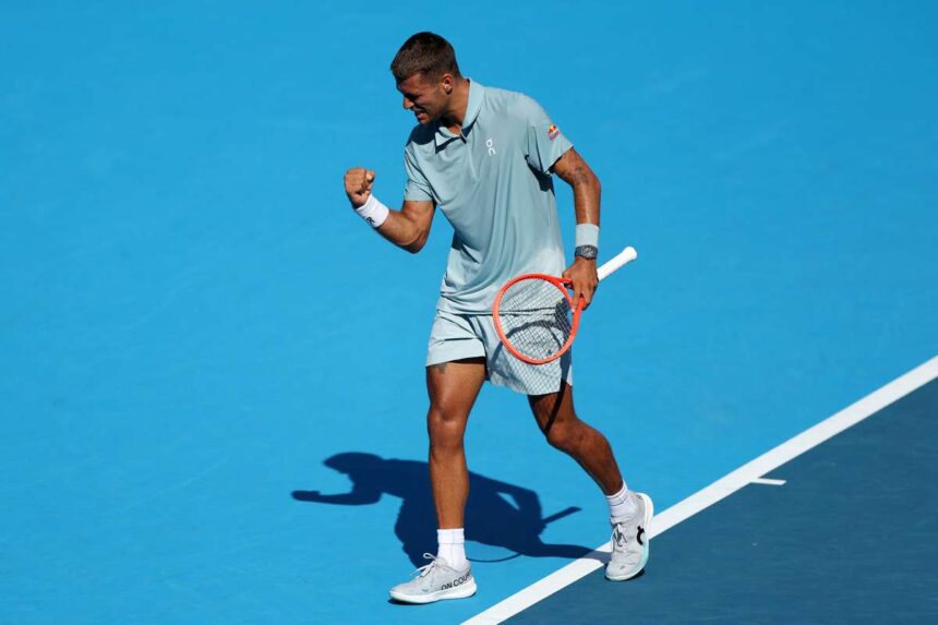Flavio Cobolli face comeback pentru a infrange Tommy Paul multumita deliciului sweet treat