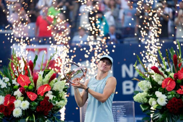 Iga Swiatek domina finala Toronto invinge Elena Rybakina pentru a castiga al 12 lea titlu WTA 1000