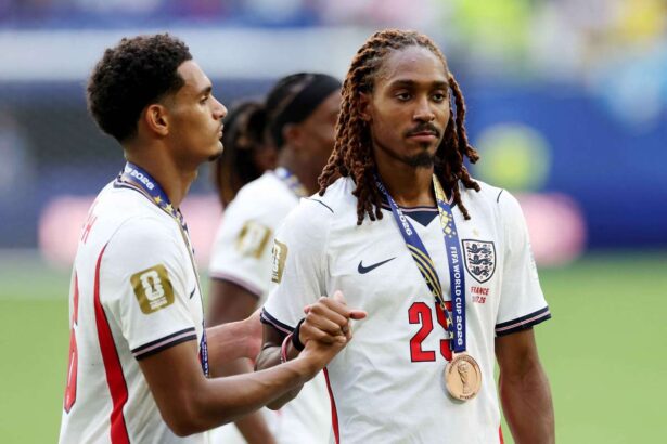 Inter Milan Semneaza Angliei Djed Spence de la Tottenham pe un contract de cinci ani