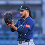 Marinarii tradeaza pitcherul incepator luis castillo la chicago white sox