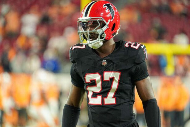 NFL Suspenda Pejaru James Pearce Jr pentru Opt Meciuri Datorita Acuzatiilor de Violenta Domestica