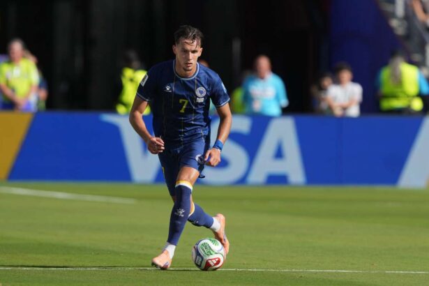 Newcastle United anunta semnarea lui Amar Dedic de la Benfica pe un contract de cinci ani