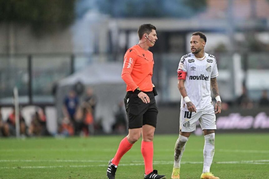 Neymar devine primul jucator care este obligat sa paraseasca terenul in timp ce Serie A testeaza regula anti irosire de timp