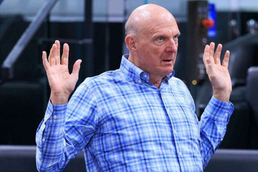 Proprietarul Clippers Steve Ballmer a fost deblocat dupa investigatia privind salariul din NBA