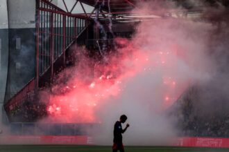 Socul intervine pe masura ce artificiile din sectia de suspecti a feyenoord rasucesc cinci victime