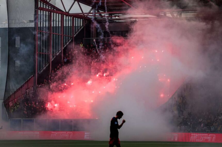 Socul intervine pe masura ce artificiile din sectia de suspecti a feyenoord rasucesc cinci victime