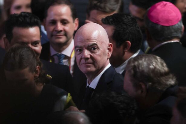 UEFA AFC si CONCACAF critica presedintele FIFA Infantino pentru vanzarea actiunilor la Cupa Mondiala