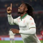 frumos adu napoi eroiul play off Elye Wahi de la Eintracht Frankfurt pe credite