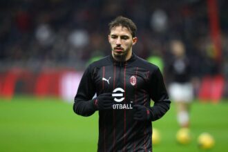 mijlocasul algerian ismael bennacer paraseste ac milan dupa o perioada de sapte ani