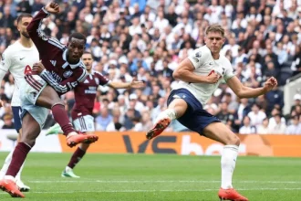 Aston Villa ia prima victorie în Premier League după ce a zdrobit Tottenham