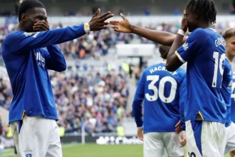 Barry marchează, Everton învinge Ipswich, rămasă în 10