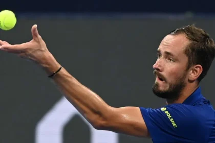 Daniil Medvedev câștigă duelul all-rus și își asigură titlul la Hangzhou Open