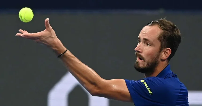 Daniil Medvedev câștigă duelul all-rus și își asigură titlul la Hangzhou Open
