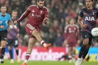 De ce ar putea Tottenham să ia în calcul renunțarea la „De Zerbi ball”