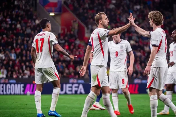 Keith Hackett, impresionat de arbitrii din meciul Cehia - Anglia
