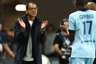 Liam Rosenior: fanii lui Paris FC „au mers prea departe” după victoria cu Strasbourg