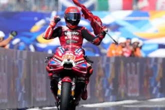 Marquez câștigă la San Marino și preia șefia după prăbușirea lui Bezzecchi