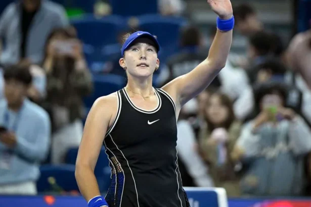 Andreeva o învinge pe Alexandrova și merge în semifinale la Beijing
