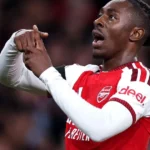 Arsenal marchează trei goluri în opt minute din repriza secundă și învinge Lille