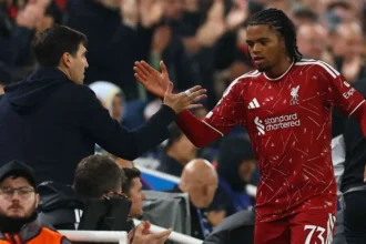 Căpitanul lui Liverpool, Van Dijk, recunoaște că Ngumoha poate oferi mult mai mult