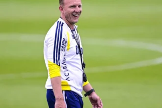 Dirk Kuyt preia interimar Fenerbahce după demisia lui Kartal