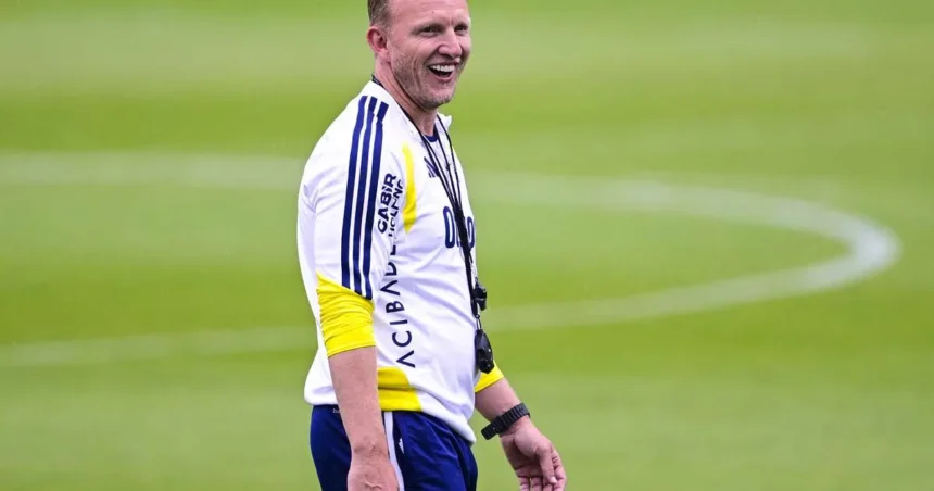 Dirk Kuyt preia interimar Fenerbahce după demisia lui Kartal