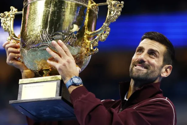 Djokovic își continuă seria remarcabilă la Beijing și câștigă al 102-lea titlu din carieră